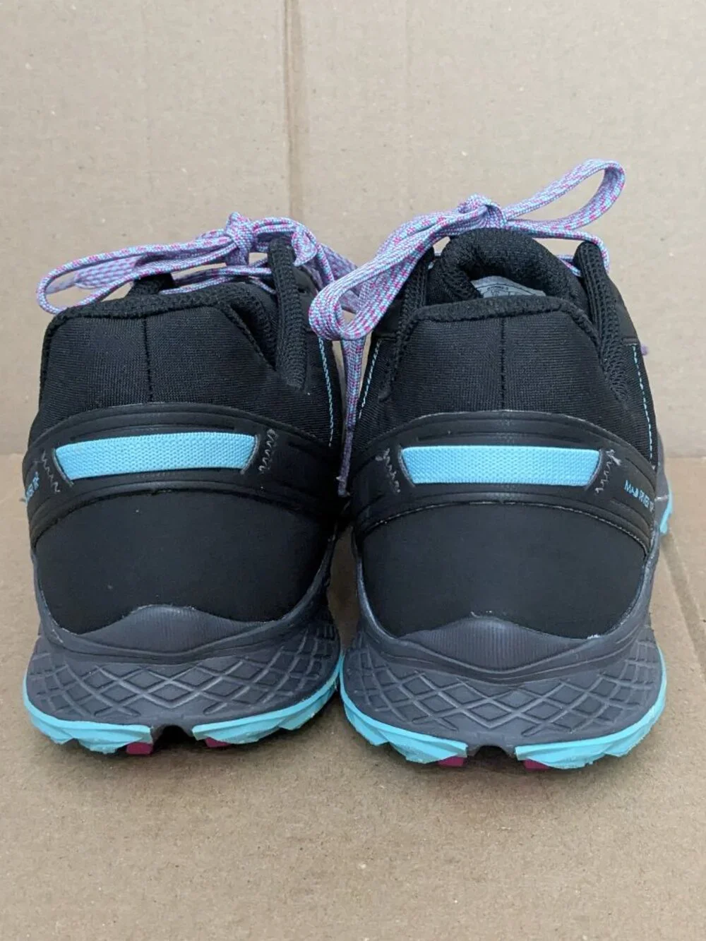Saucony Mad River TR2 Trail Running Shoe Womens Size 12 Black Navy Blue Snecker